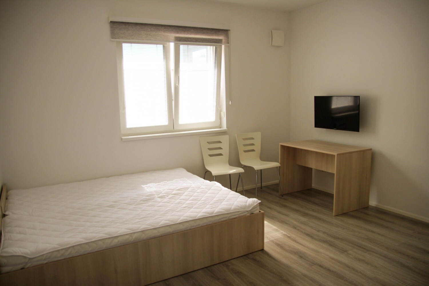 Pronájem bytu v Pardubicích, místnost v dvoulůžkovém bytě