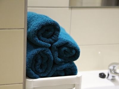 Koupelna v dvoulůžkovém bytě k pronájmu v Pardubicích